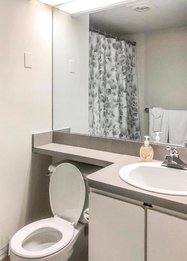 Short Term Rentals At The Park At Trowbridge Senior Community Southfield Exterior photo