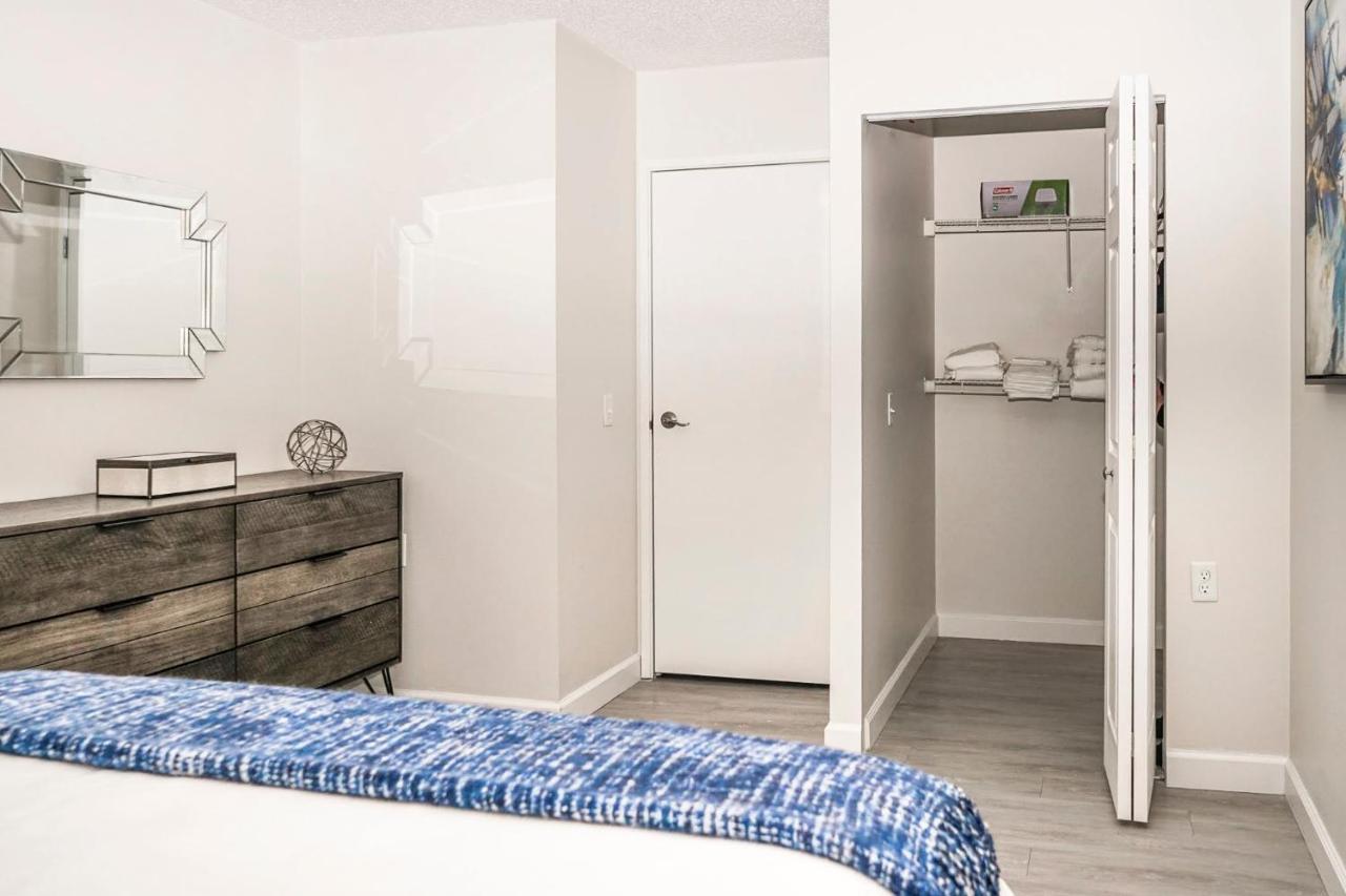 Short Term Rentals At The Park At Trowbridge Senior Community Southfield Exterior photo
